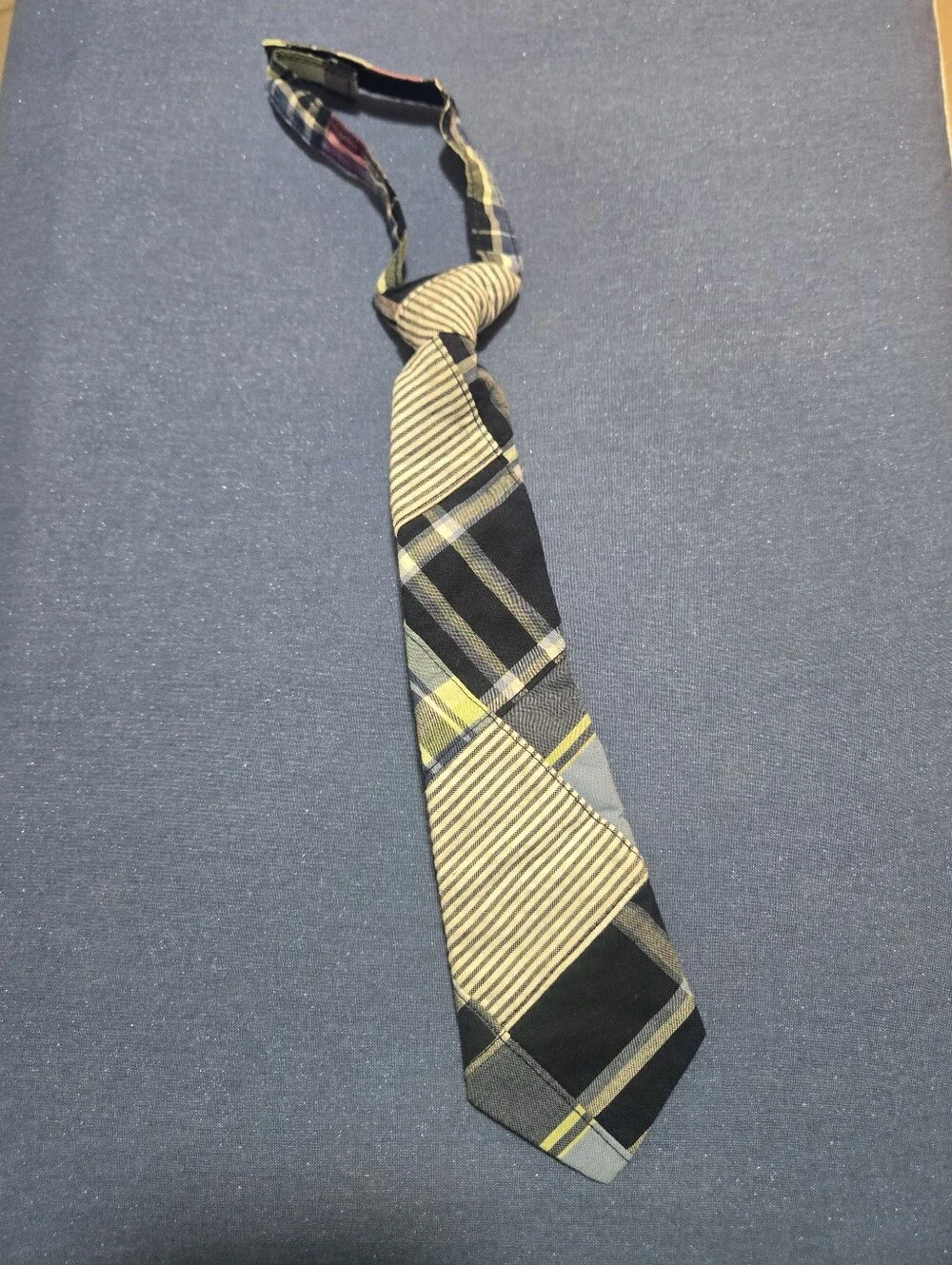 Toddler Boys Gymboree Winter Holiday Neck Tie, multicolored plaid pre-tied 0-24m